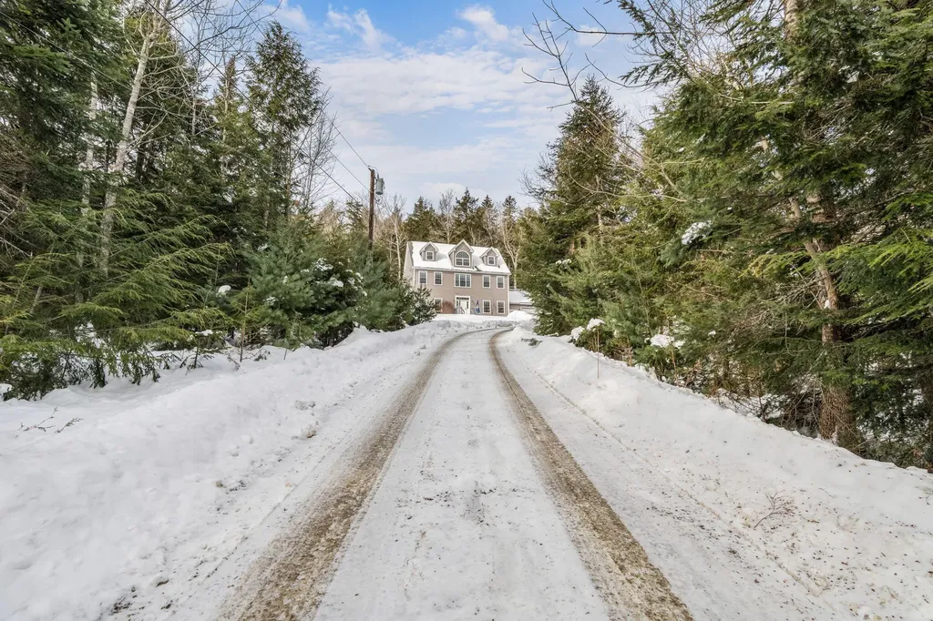 325 Lower Dedham Road Holden ME 04429