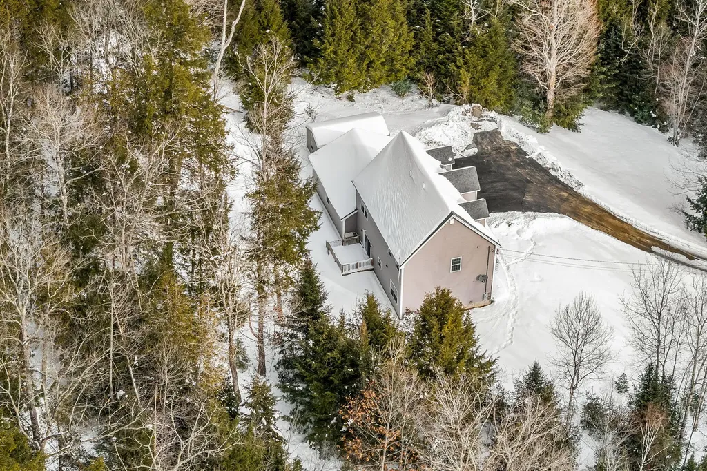 325 Lower Dedham Road Holden ME 04429
