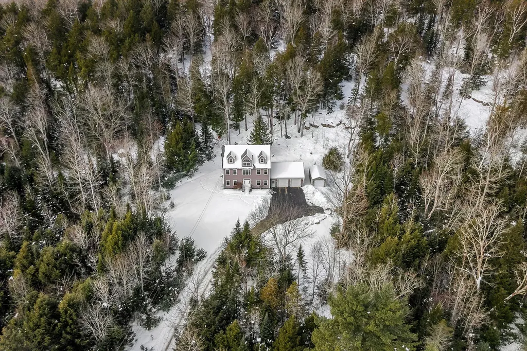 325 Lower Dedham Road Holden ME 04429