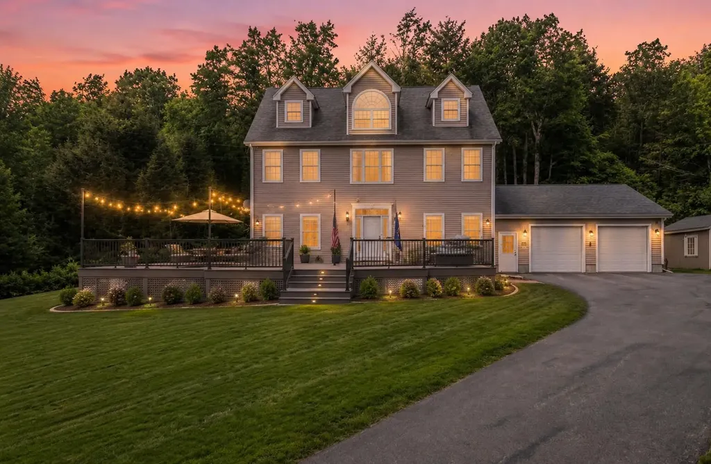 325 Lower Dedham Road Holden ME 04429