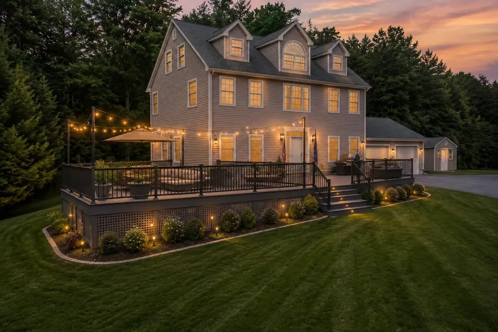 325 Lower Dedham Road Holden ME 04429