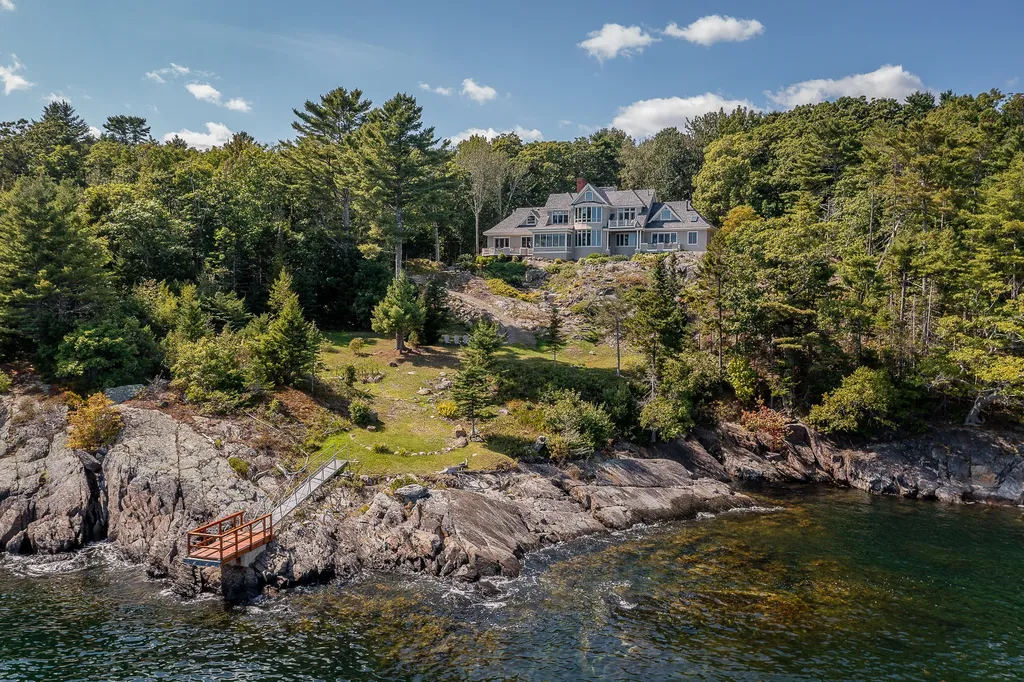 36 Roxmont Road Rockport ME 04856