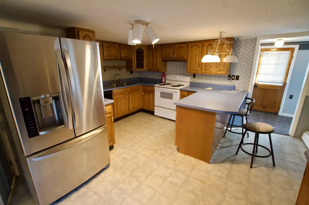 24 Grays Lane Old Town ME 04468