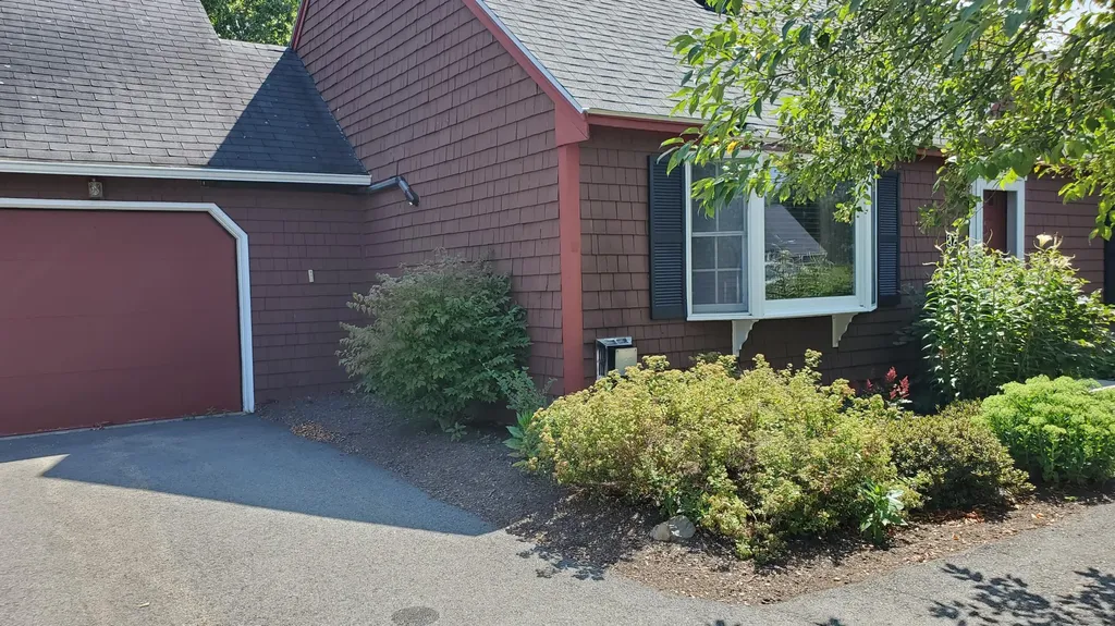 32 Cortland Circle Bangor ME 04401