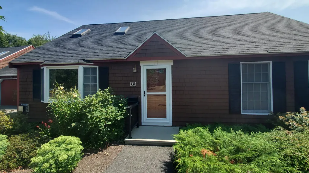 32 Cortland Circle Bangor ME 04401
