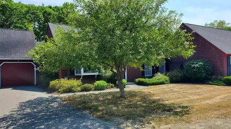 32 Cortland Circle Bangor ME 04401