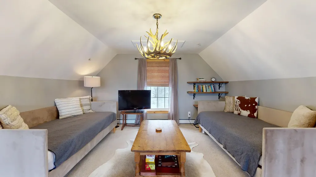 126 Glades View Avenue Newry ME 04261