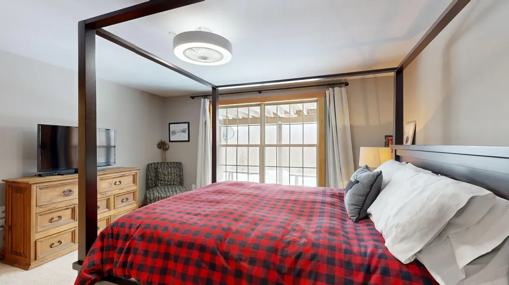 126 Glades View Avenue Newry ME 04261