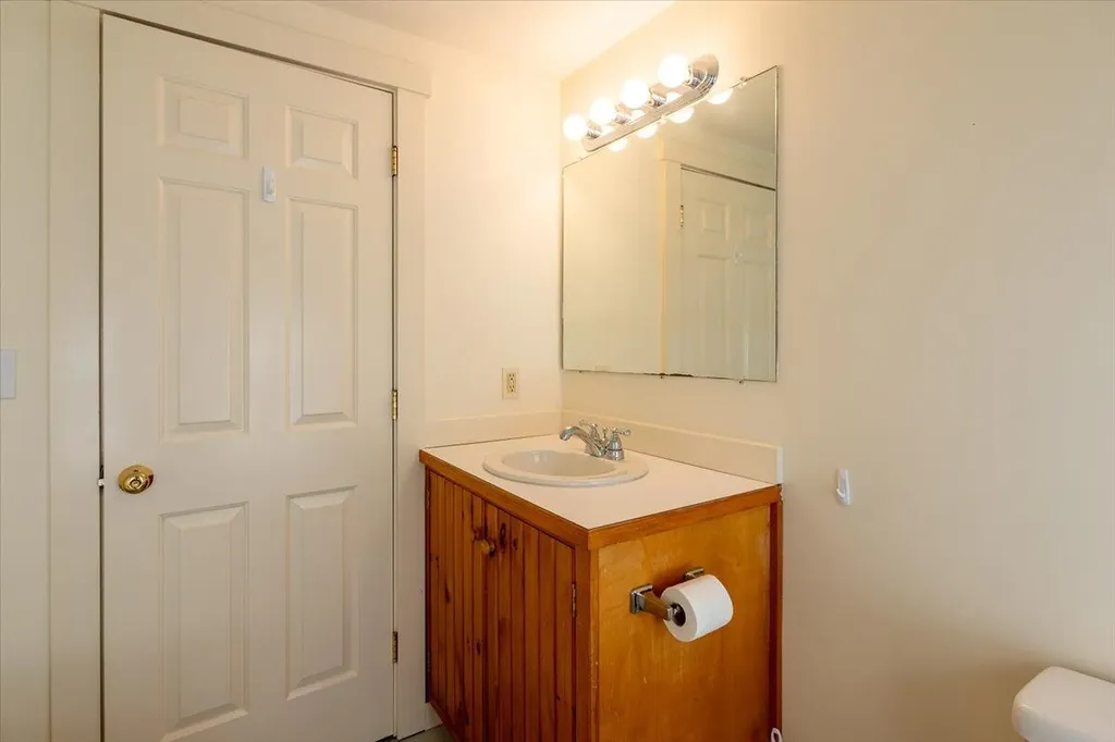 56 Thomaston Street Rockland ME 04841