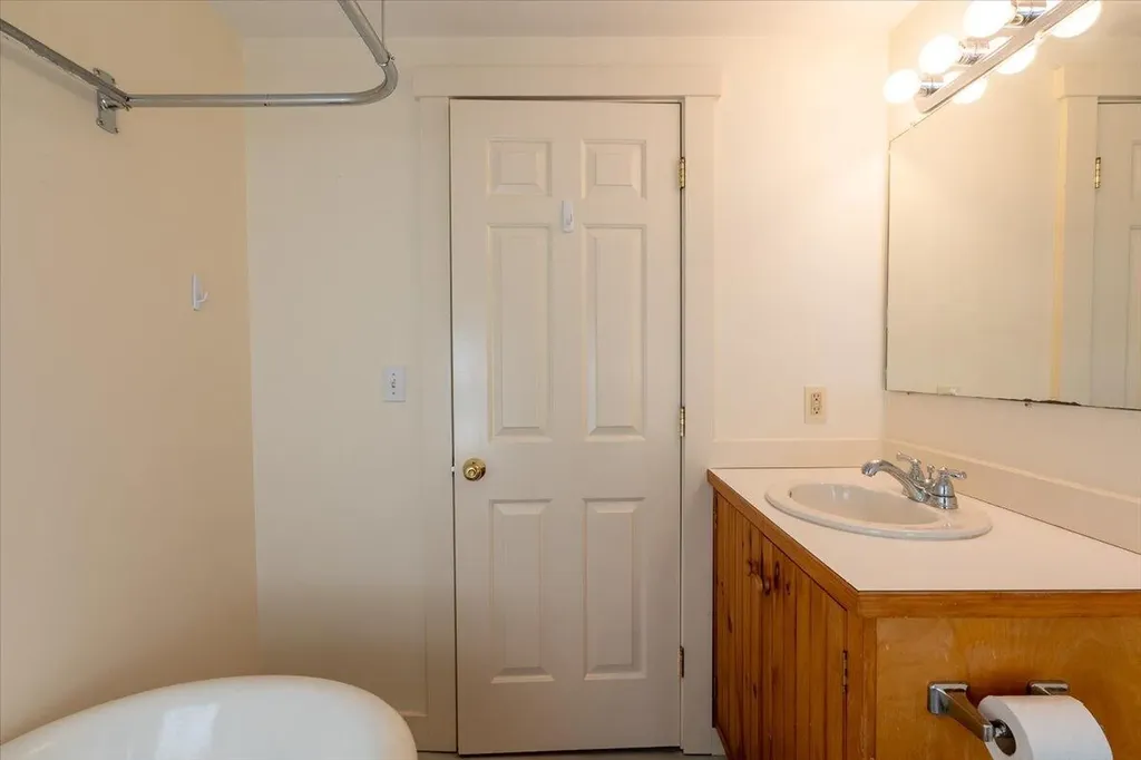 56 Thomaston Street Rockland ME 04841