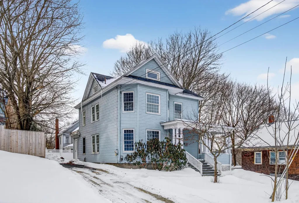 9 Brooks Street Augusta ME 04330
