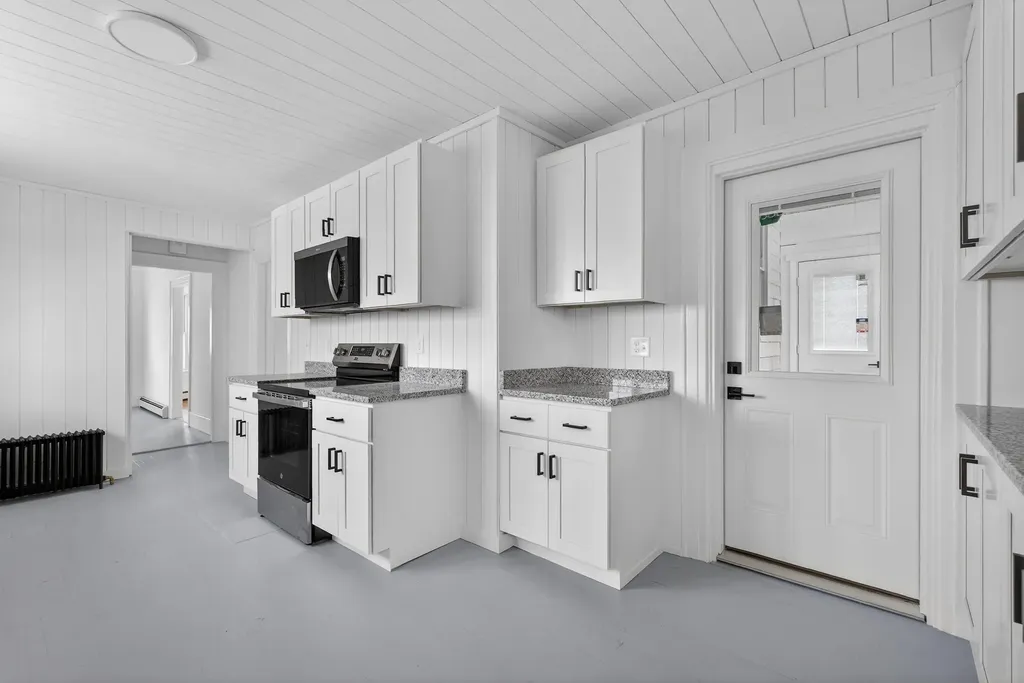 9 Brooks Street Augusta ME 04330