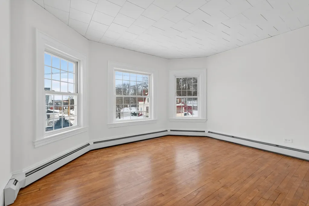 9 Brooks Street Augusta ME 04330