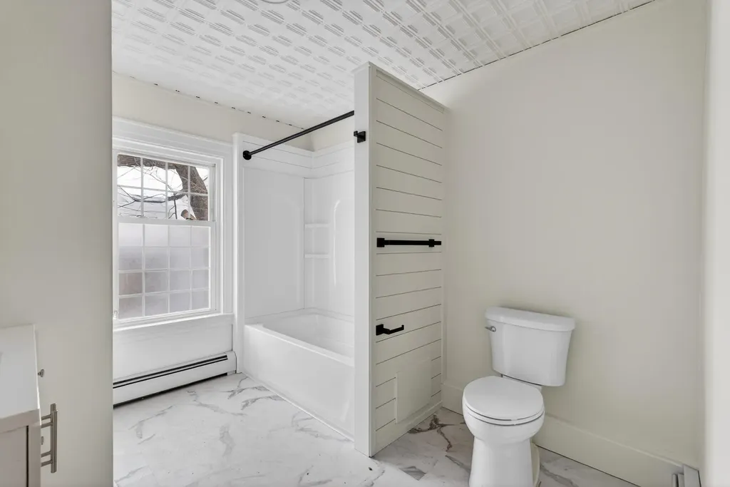9 Brooks Street Augusta ME 04330