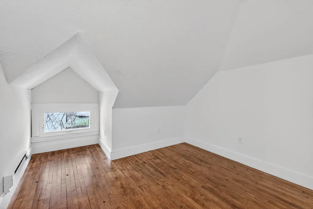 9 Brooks Street Augusta ME 04330