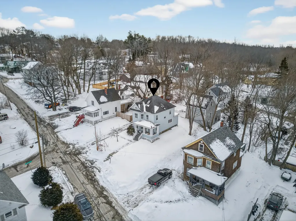 9 Brooks Street Augusta ME 04330