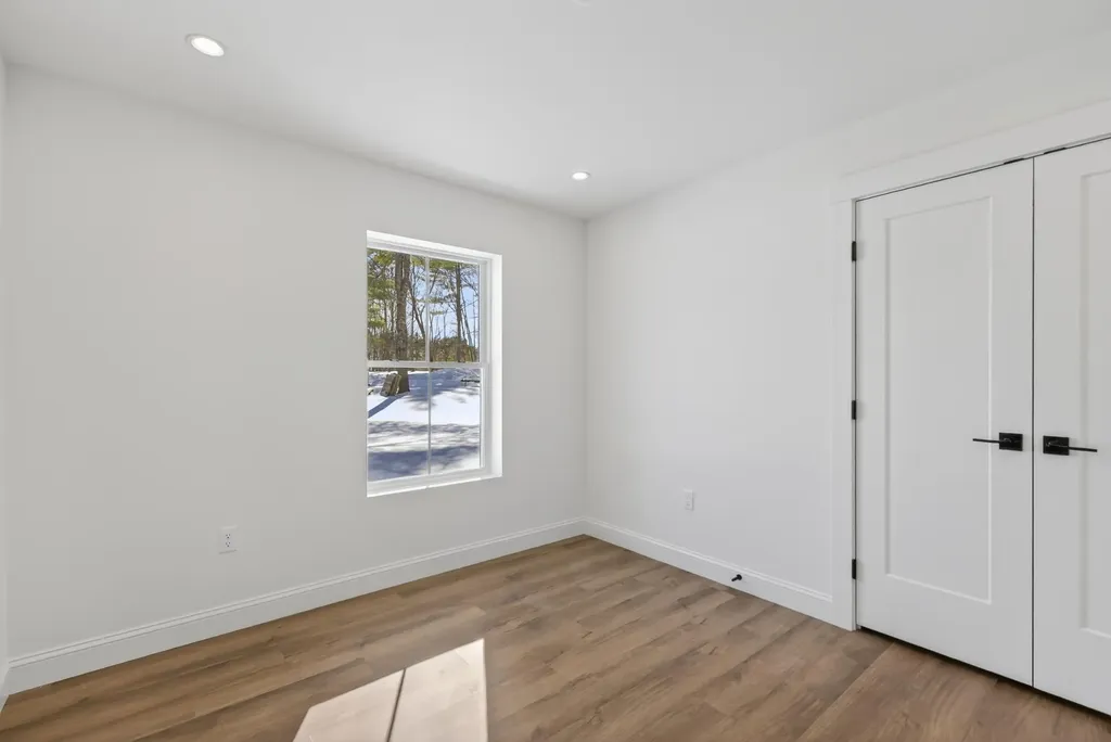 41 Village Green Circle Oakland ME 04963