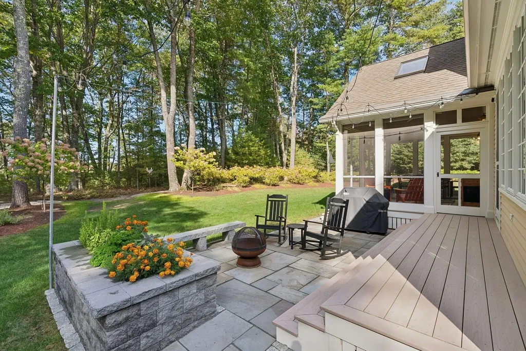 5 Surrey Lane Kennebunk ME 04043