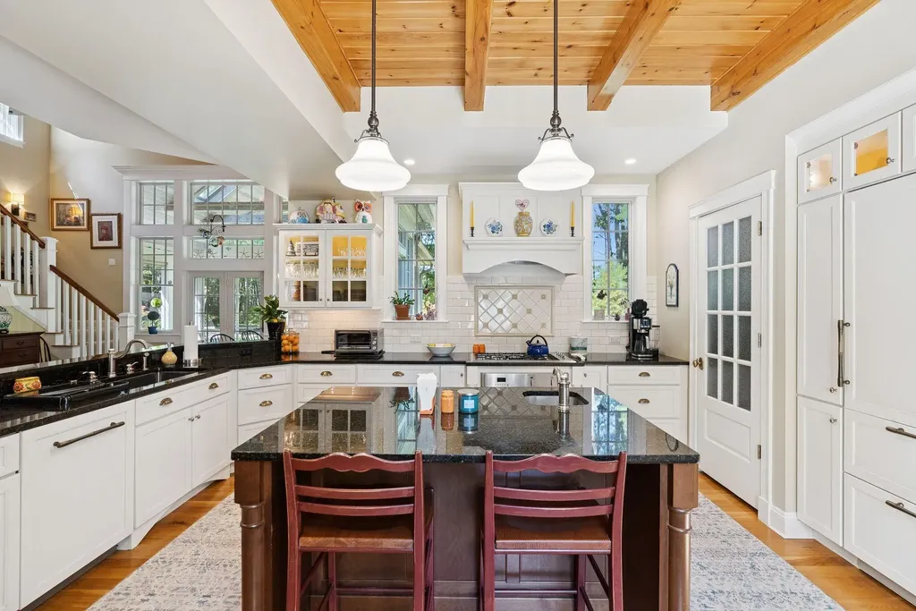 5 Surrey Lane Kennebunk ME 04043