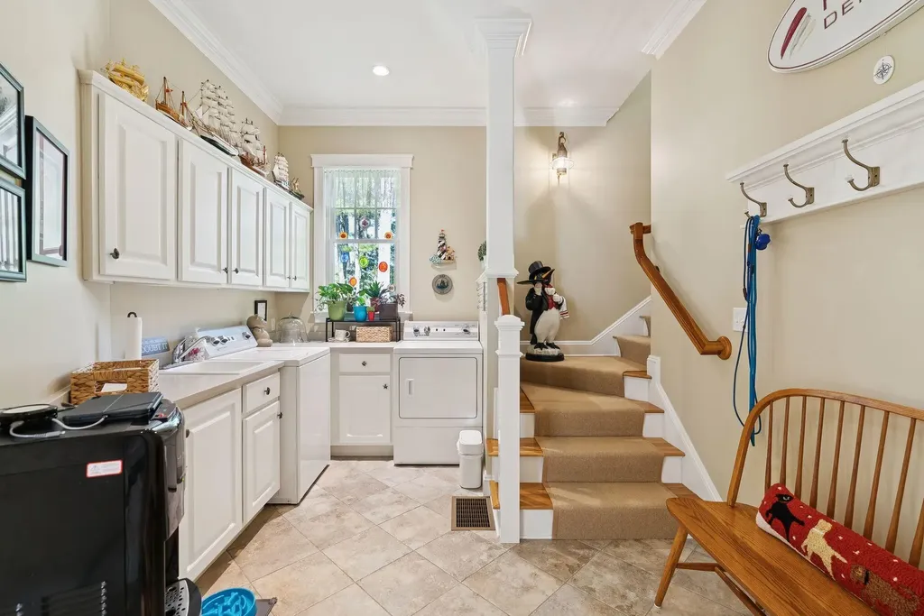 5 Surrey Lane Kennebunk ME 04043