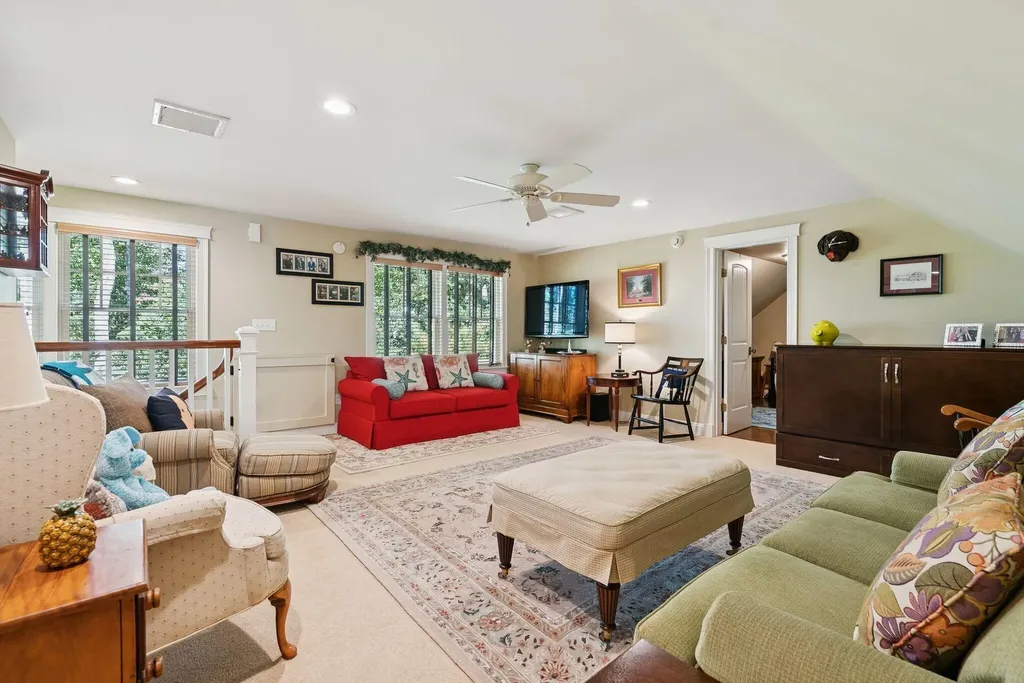 5 Surrey Lane Kennebunk ME 04043