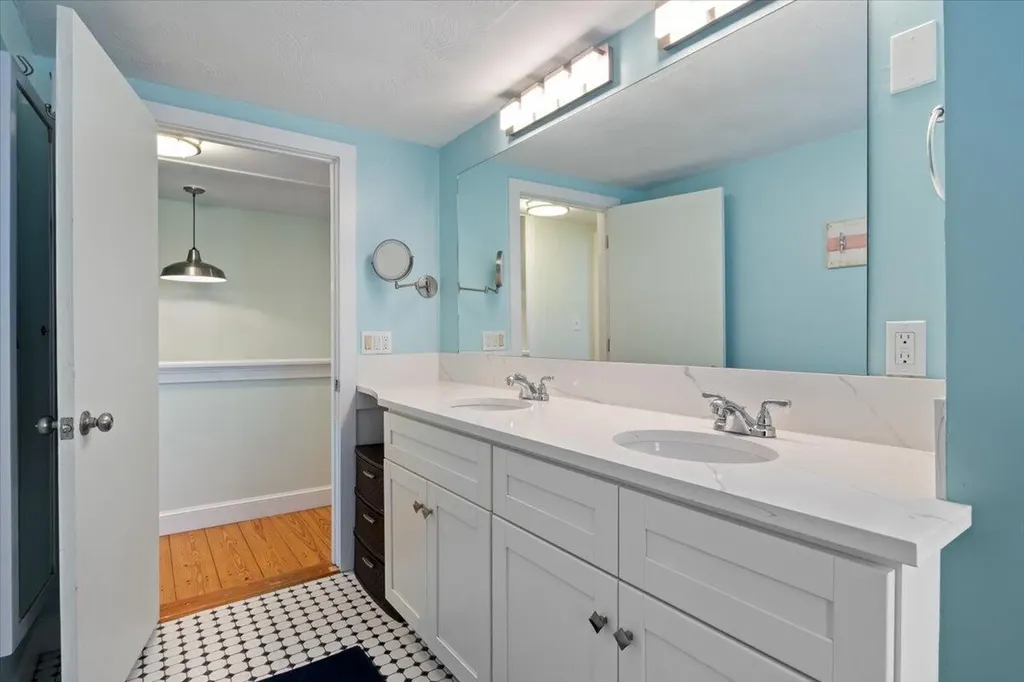 10 Lower Beach Road Saco ME 04072