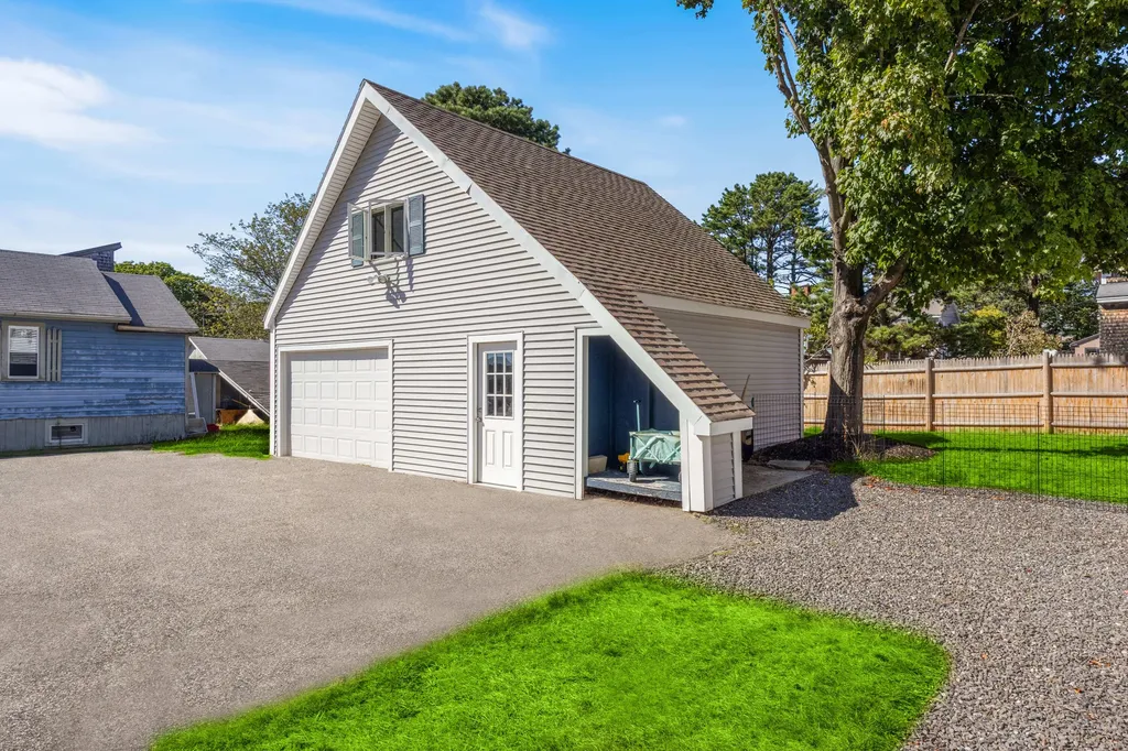 10 Lower Beach Road Saco ME 04072