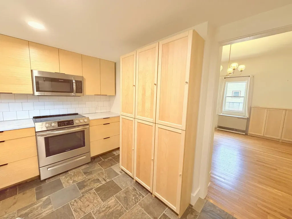 17 Grove Street Rockland ME 04841