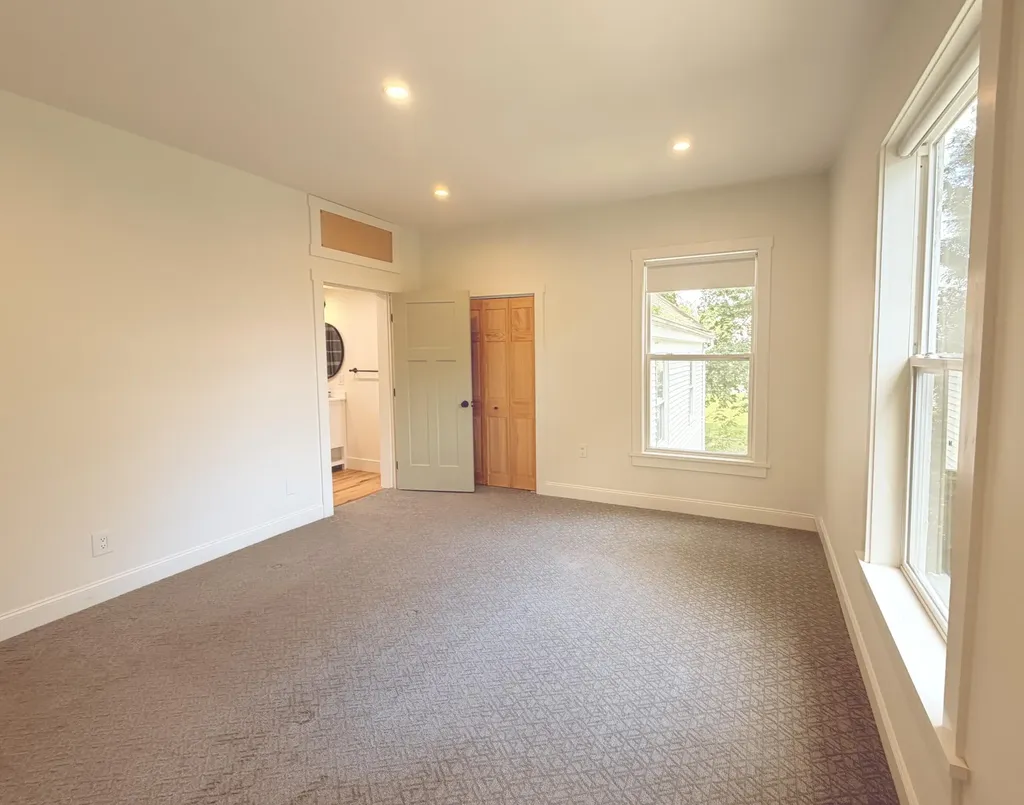 17 Grove Street Rockland ME 04841