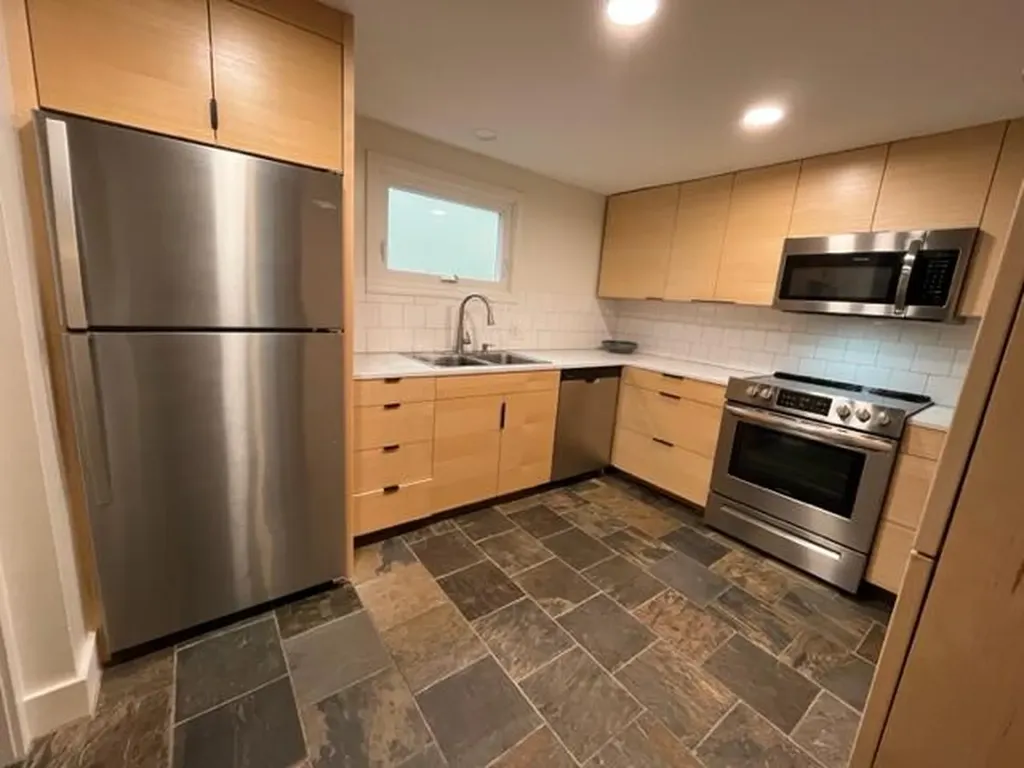 17 Grove Street Rockland ME 04841