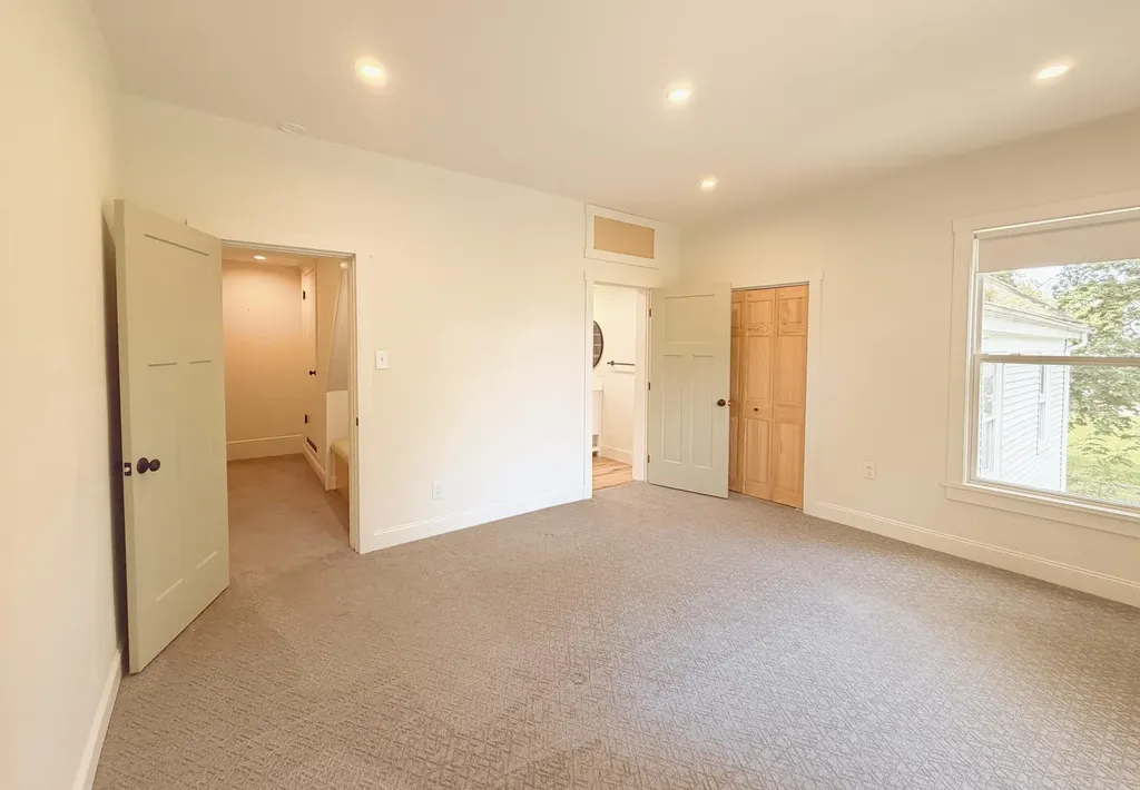 17 Grove Street Rockland ME 04841