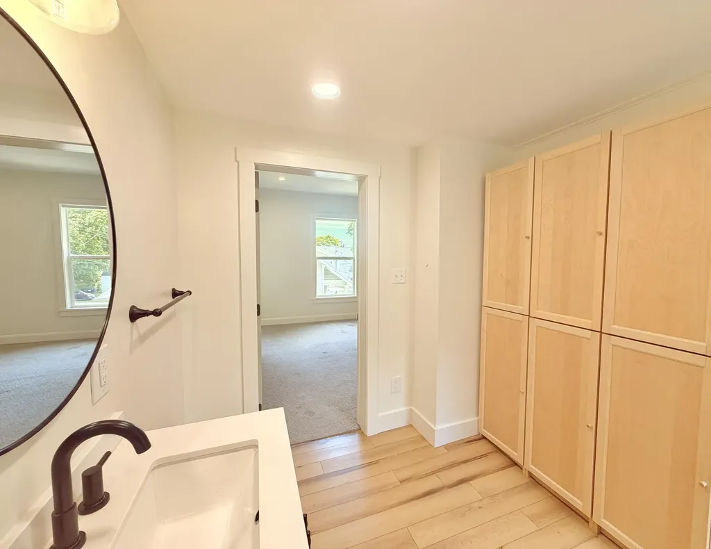 17 Grove Street Rockland ME 04841