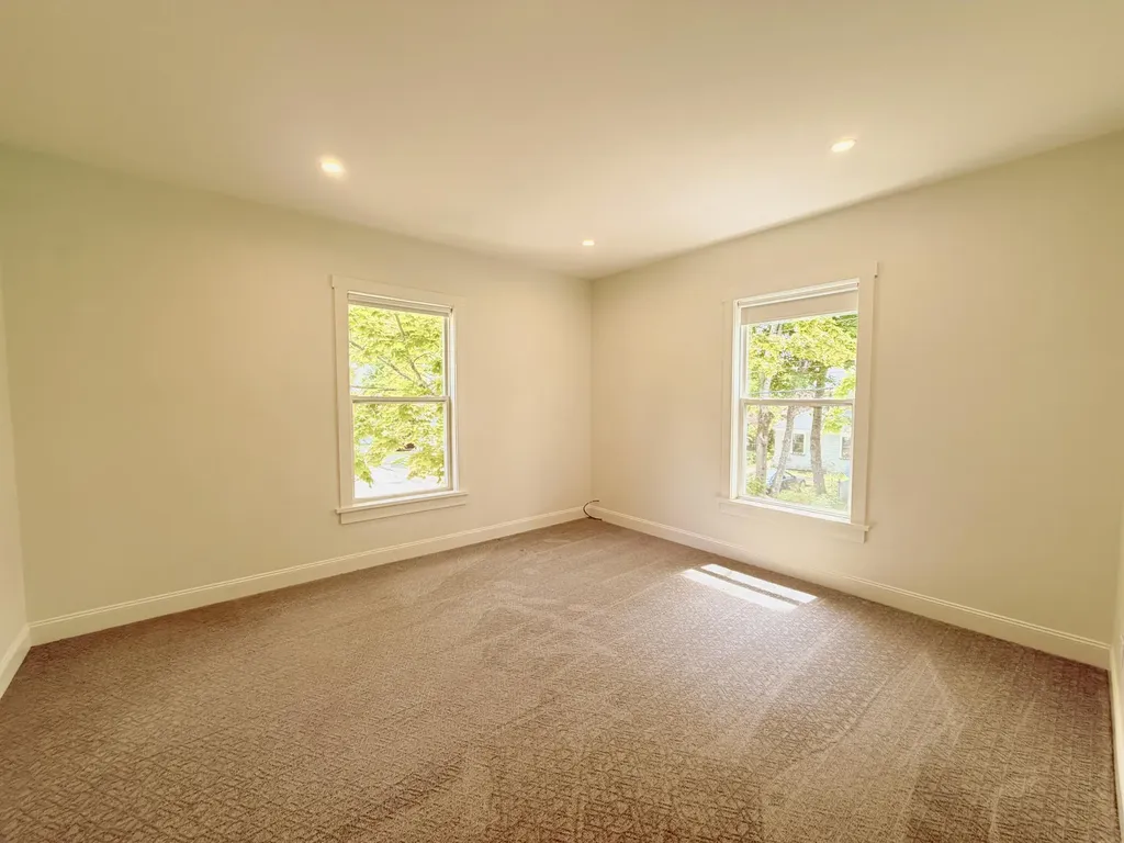 17 Grove Street Rockland ME 04841