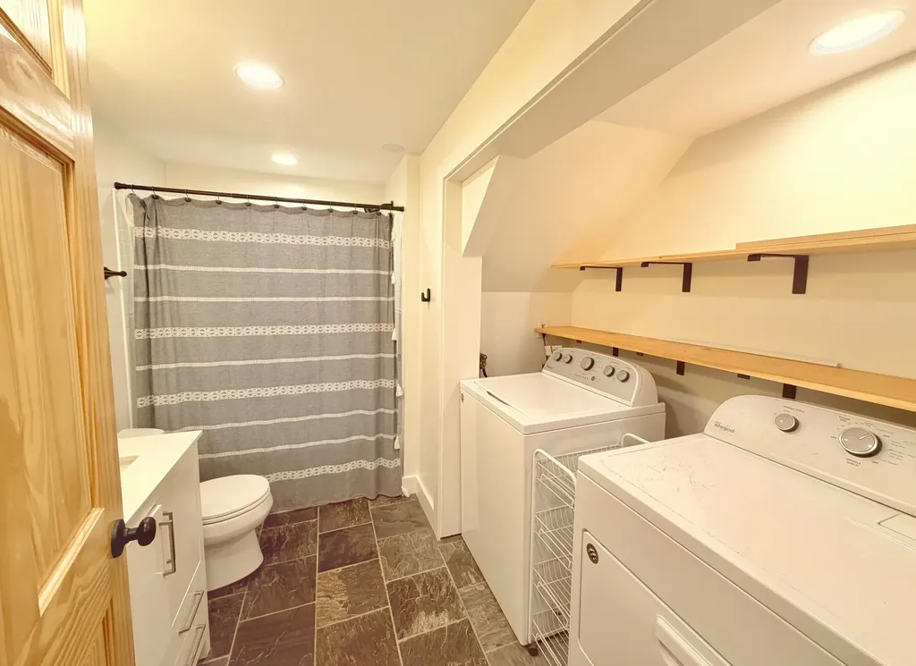 17 Grove Street Rockland ME 04841