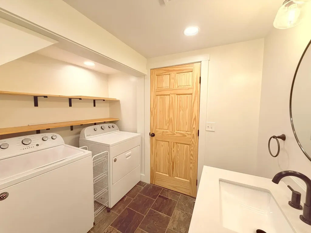 17 Grove Street Rockland ME 04841