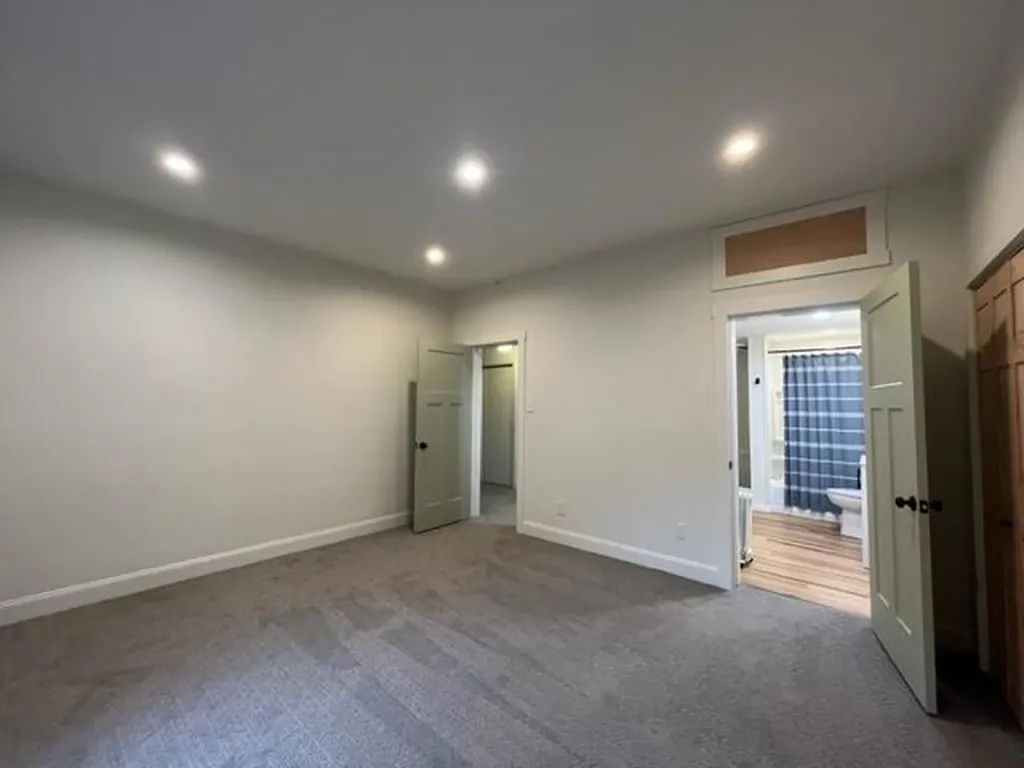 17 Grove Street Rockland ME 04841