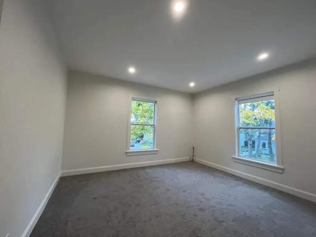 17 Grove Street Rockland ME 04841