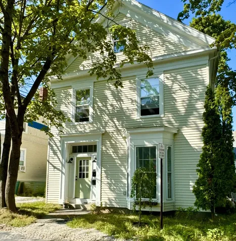 17 Grove Street Rockland ME 04841