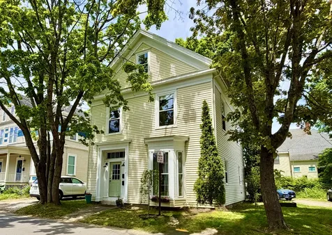 17 Grove Street Rockland ME 04841