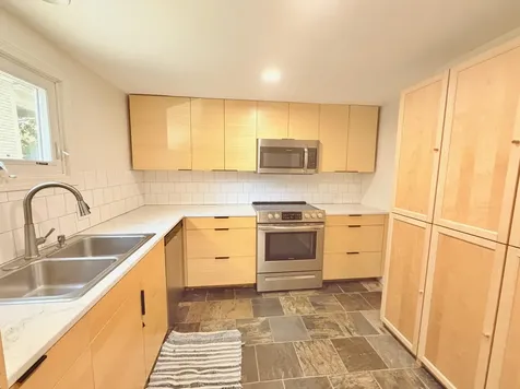 17 Grove Street Rockland ME 04841