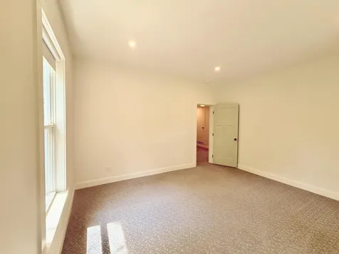 17 Grove Street Rockland ME 04841