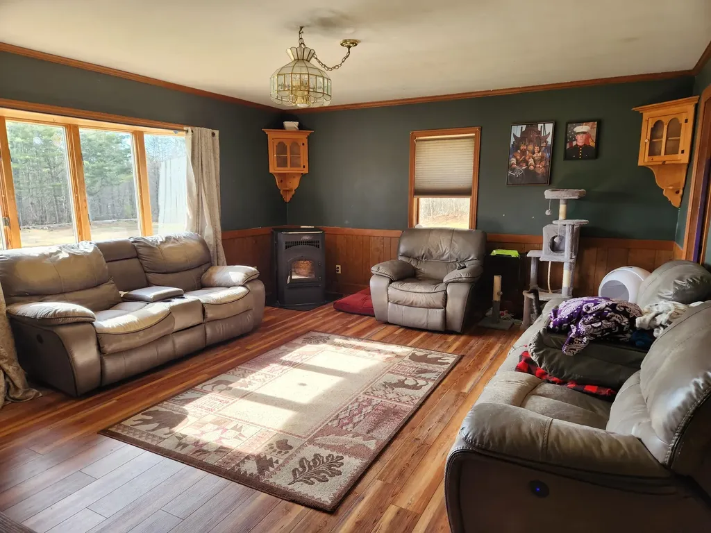 1279 S Clary Road Jefferson ME 04348