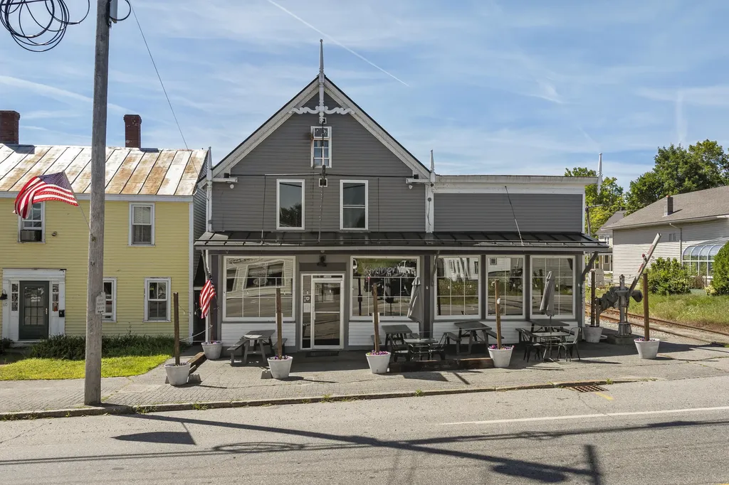 64 Main Street Richmond ME 04357