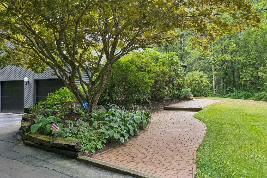 53 Waites Landing Road Falmouth ME 04105