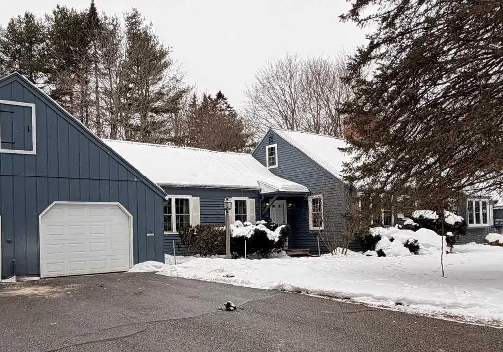 14 Wiggins Pond Lane Kennebunk ME 04043