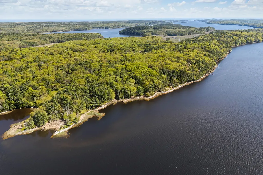 17-1 Bald Head Road Arrowsic ME 04548