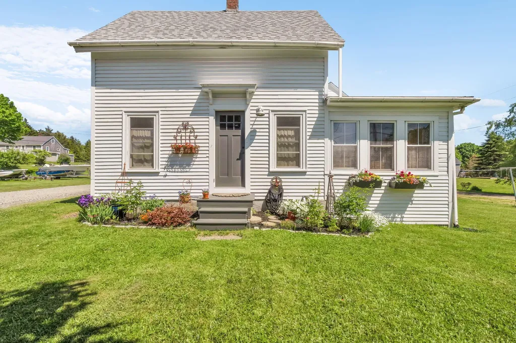 672 Spruce Head Road South Thomaston ME 04858