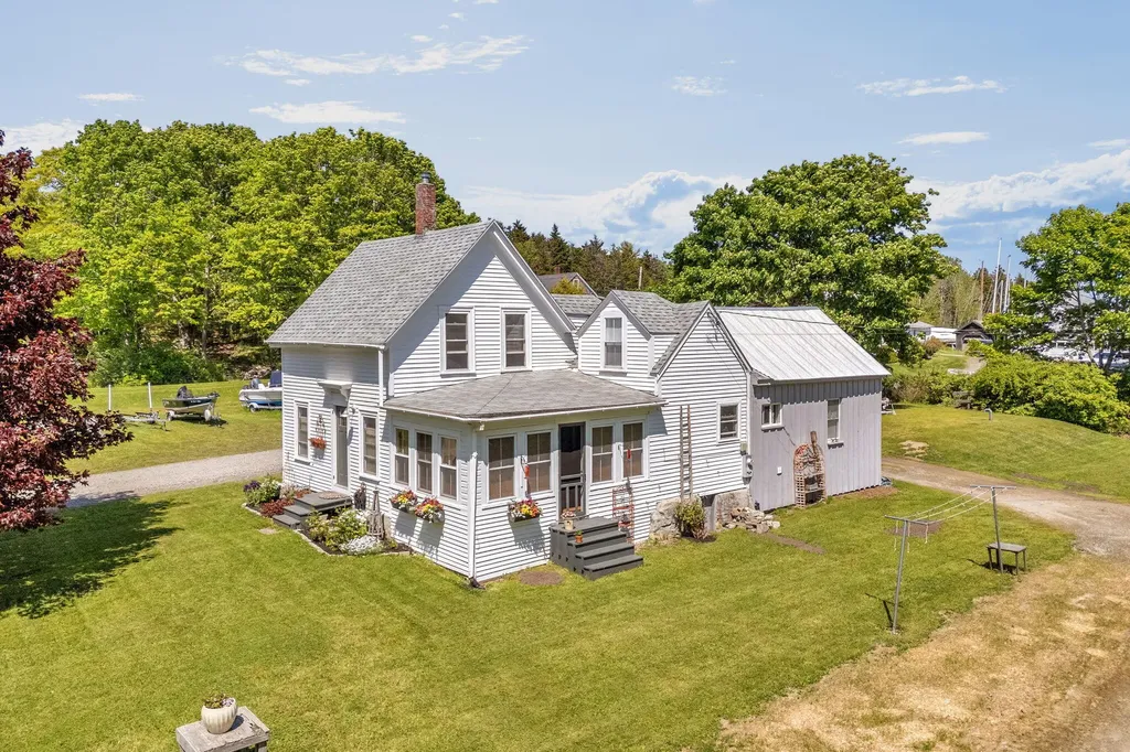 672 Spruce Head Road South Thomaston ME 04858