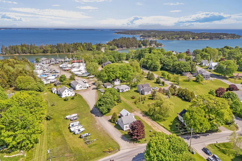 672 Spruce Head Road South Thomaston ME 04858