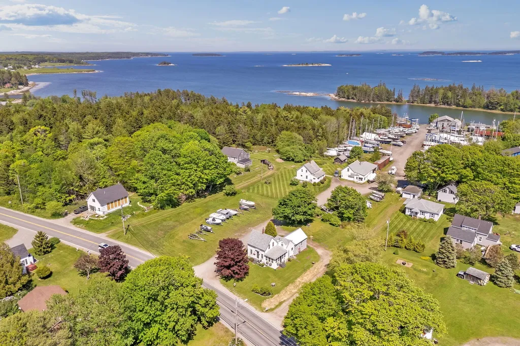 672 Spruce Head Road South Thomaston ME 04858